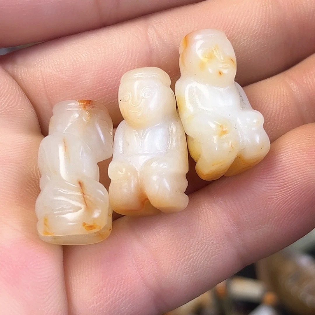 和田玉如图未镶嵌云*月