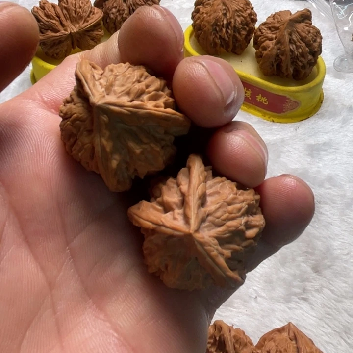 把件桃核盘山三棱