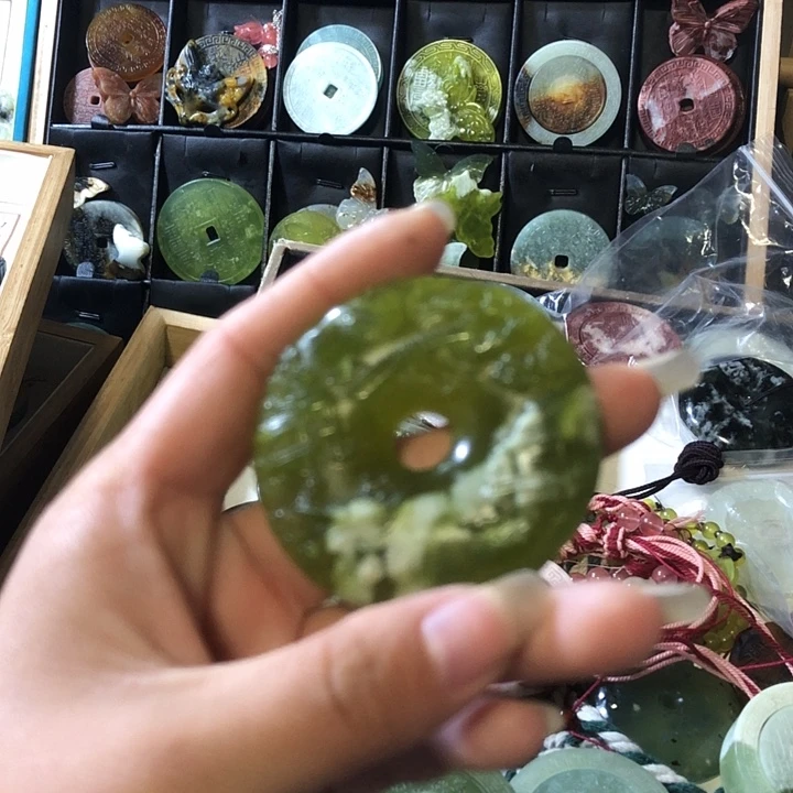 岫玉未镶嵌岫玉挂件