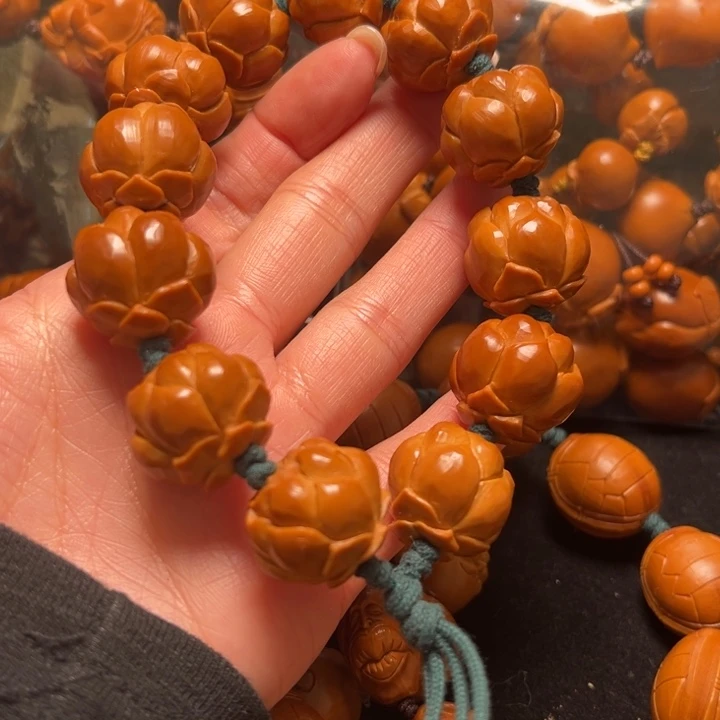 嘟***噜手串橄榄核莲花串