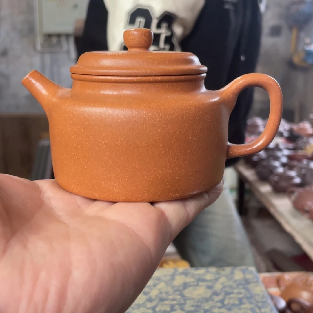 茶壶紫砂LCC。  老档口黄金段。 德钟。200CC