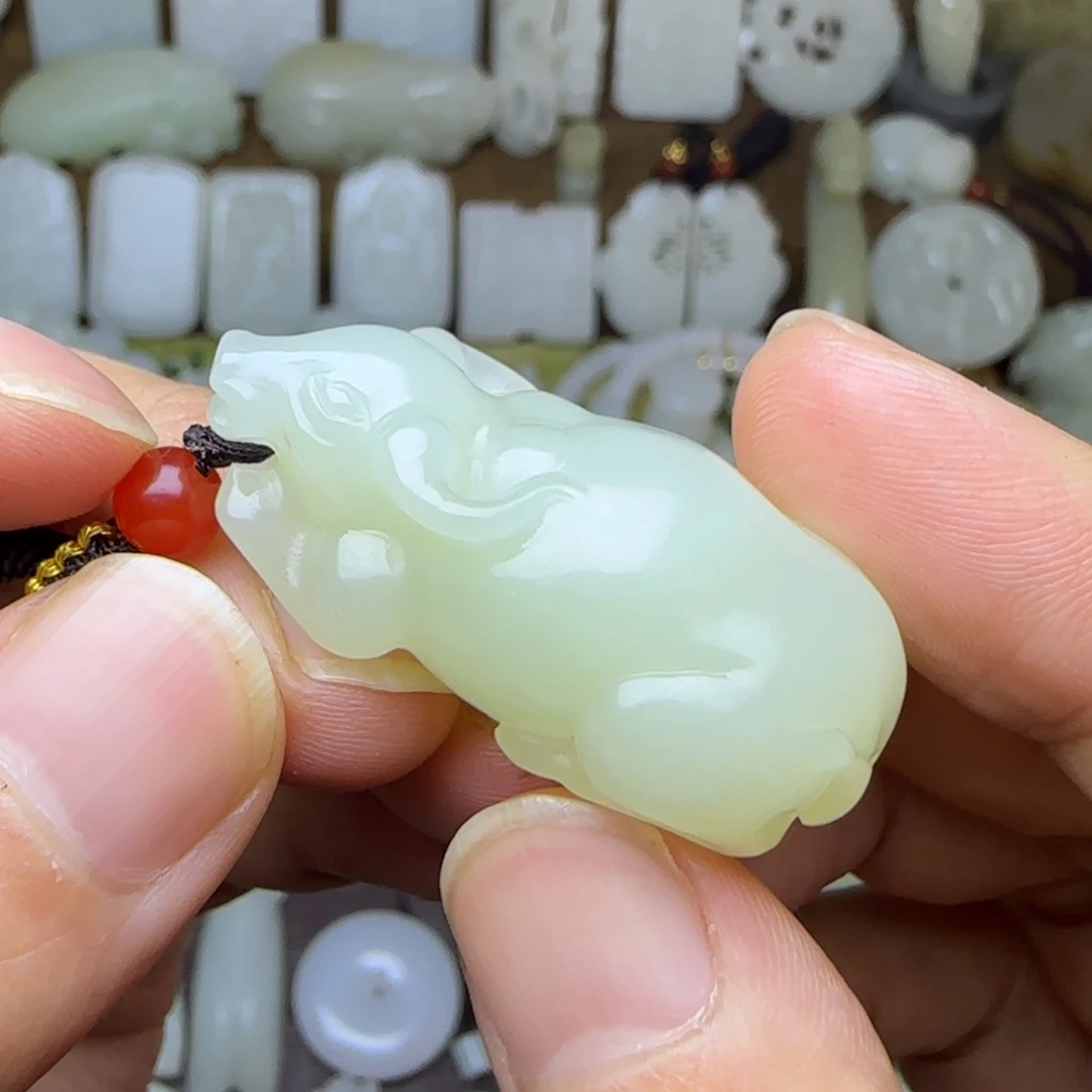 和田玉未镶嵌挂件牛