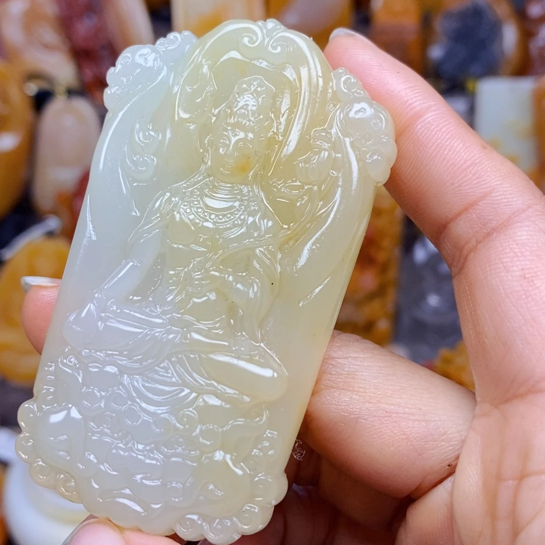石英质玉（黄龙玉）颈饰未镶嵌