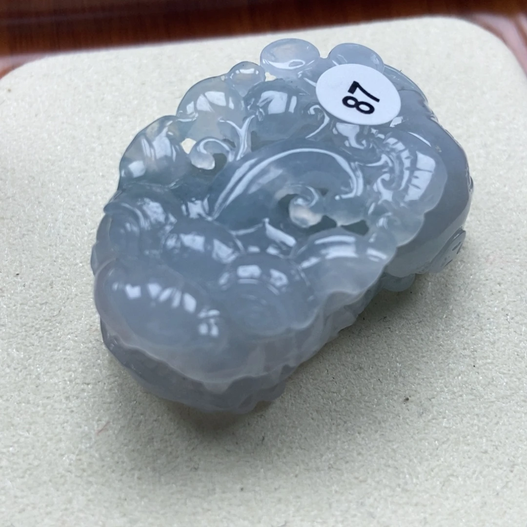 寇***天翡翠未镶嵌颈饰如意貔貅