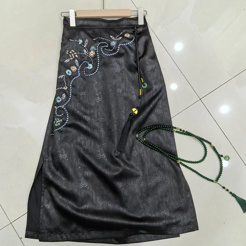新中式国风女装半身裙女夏2025新款显瘦a字包臀裙刺绣花半裙