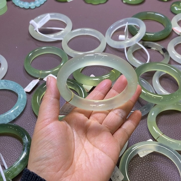 蛇纹石玉未镶嵌手镯58