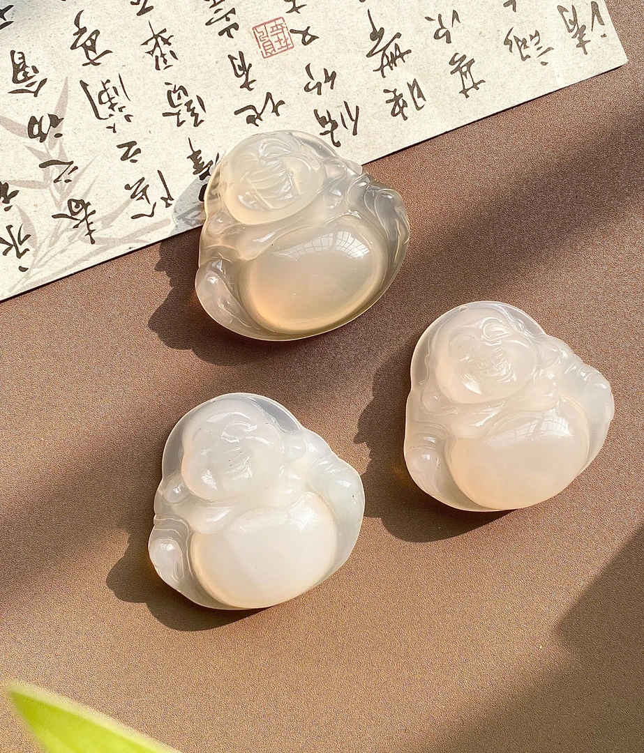 高冰玛瑙玉髓香槟色冰佛吊坠【多样性发拍一发一 】HH052