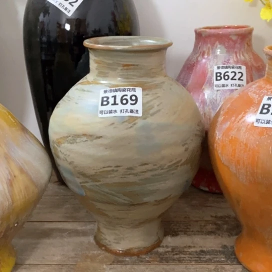 瓶景德镇陶瓷。景德镇陶瓷