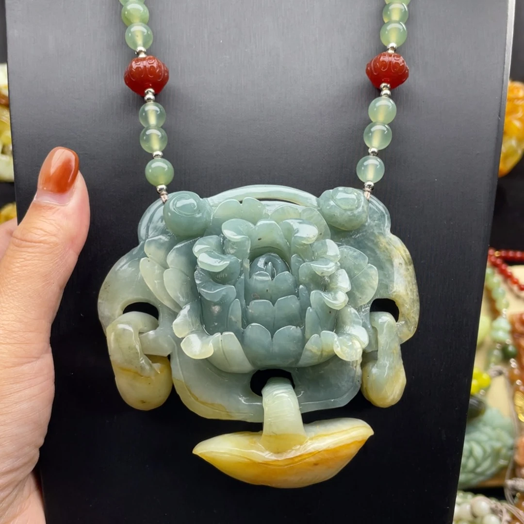 未镶嵌蛇纹石玉颈饰