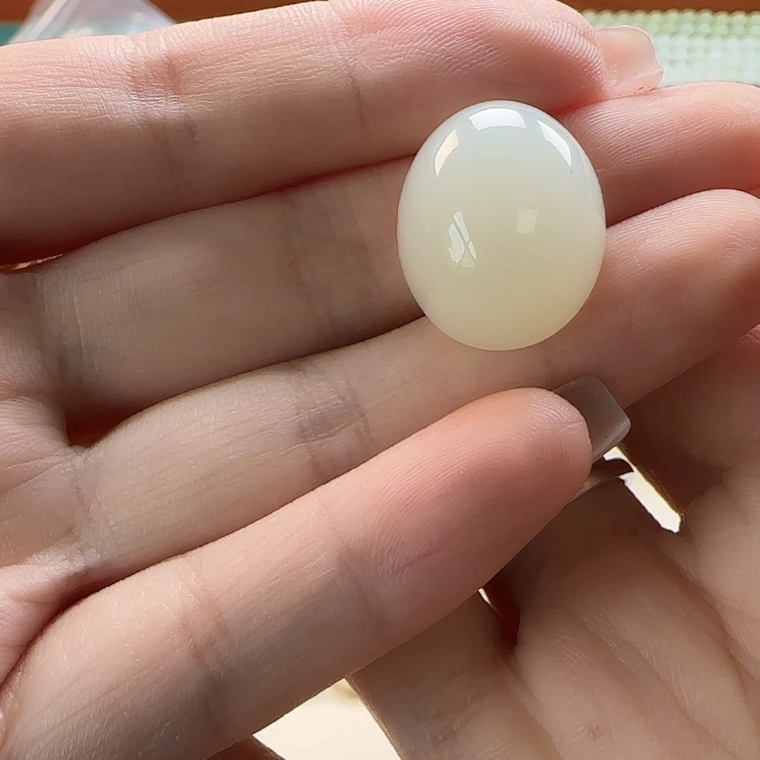 颈饰未镶嵌和田玉（糖玉）