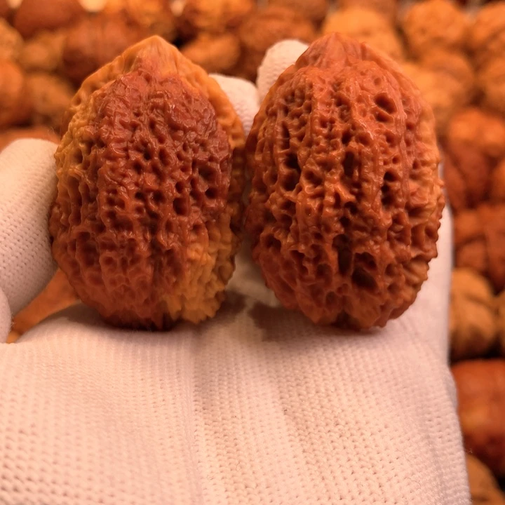 文玩核桃吊坠52哦哦哦