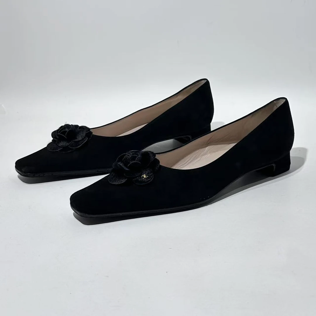 99新 Chanel/香奈儿 闲置 38码 黑色方头山茶花平底鞋/ML80411