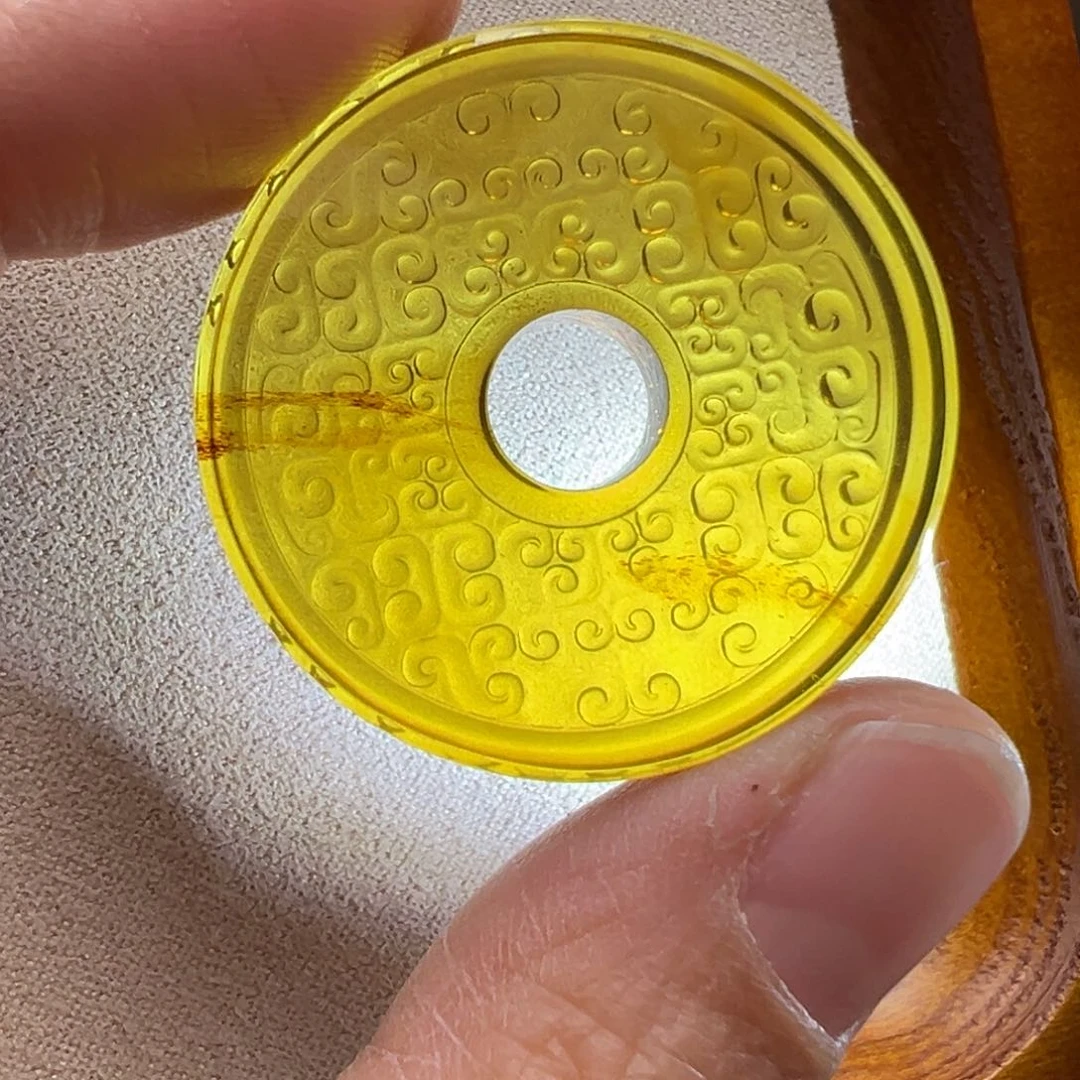 琥珀颈饰未镶嵌蟠