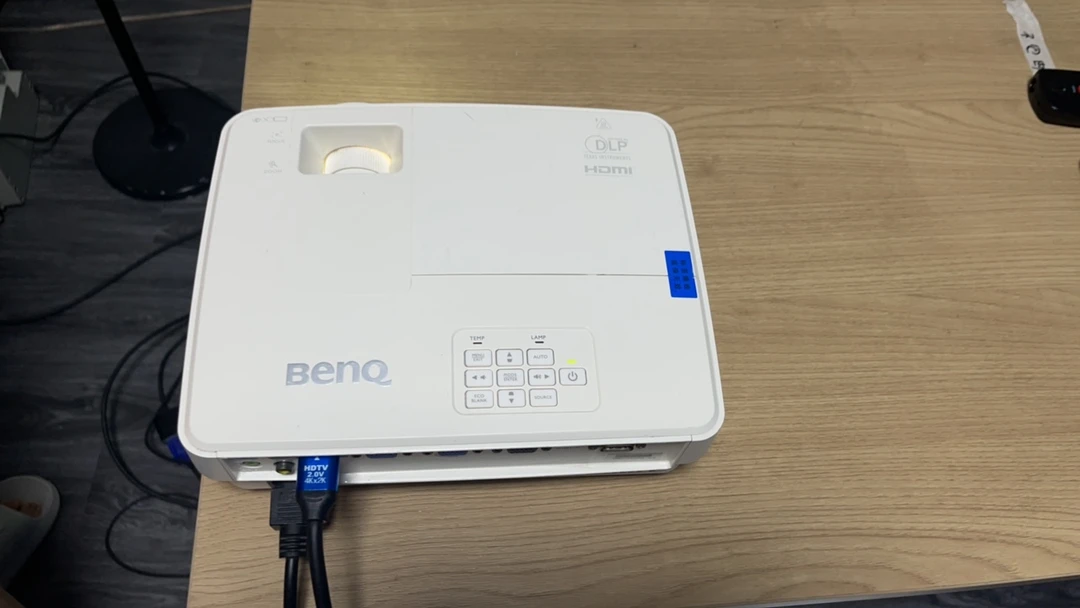 9新 Benq/明基 9新 二手 明基投影仪 运费自理