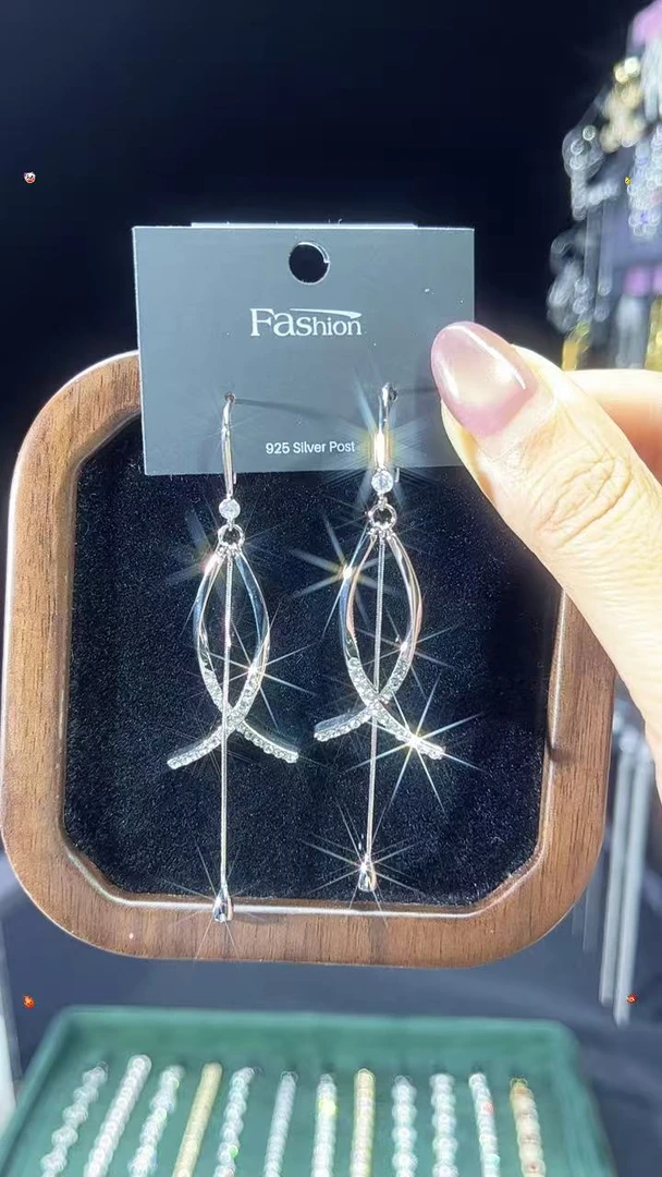 铜合金锆石耳饰 又又锆石挂钩流苏000044时尚百搭