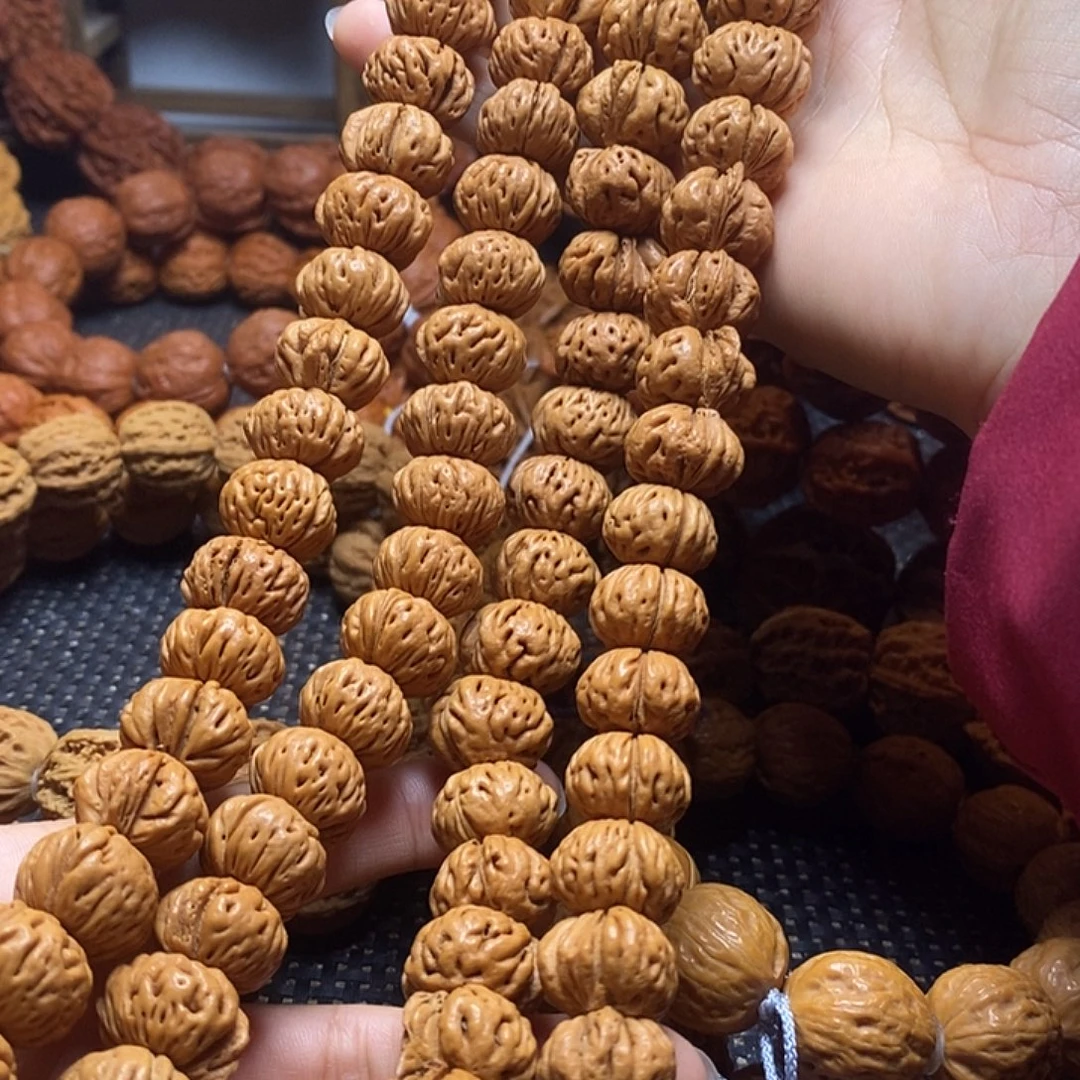 文玩核桃手串潘桃核脖挂