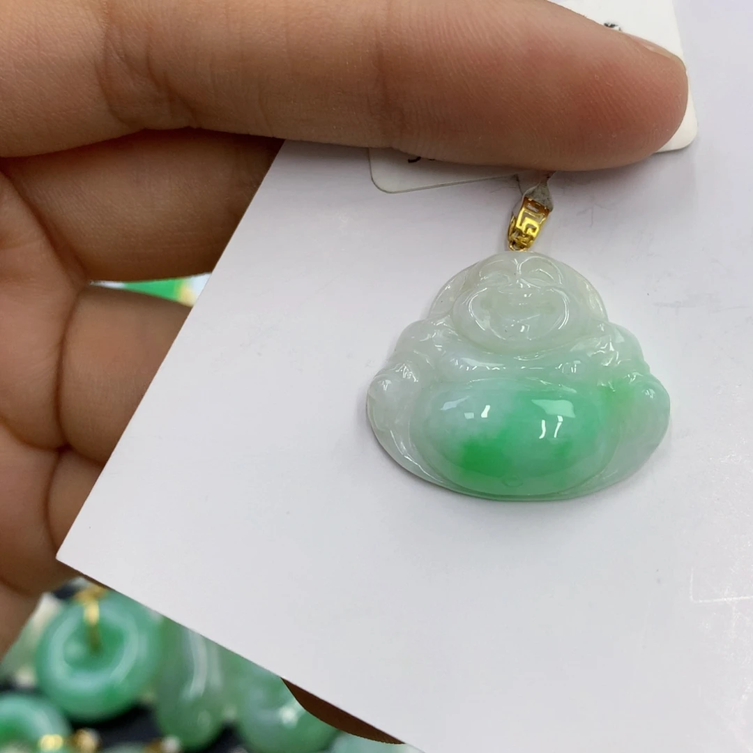 翡翠18K金镶嵌颈饰翡翠