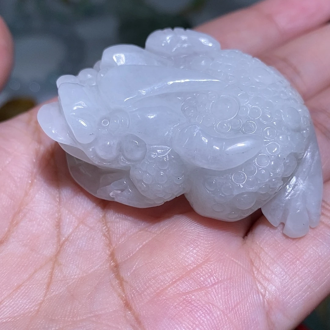 翡翠未镶嵌颈饰金蟾