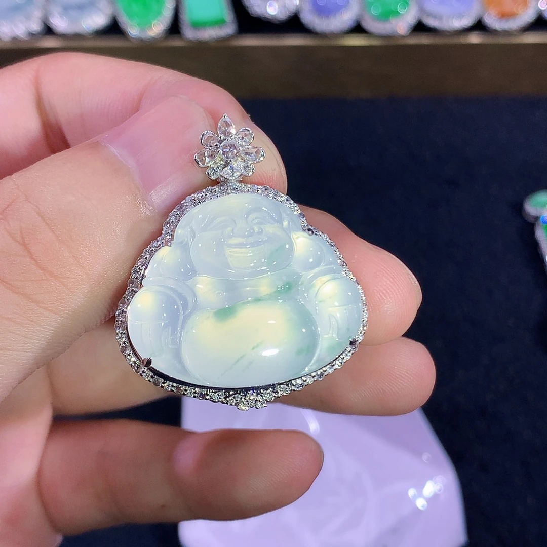 翡翠18K金镶嵌颈饰