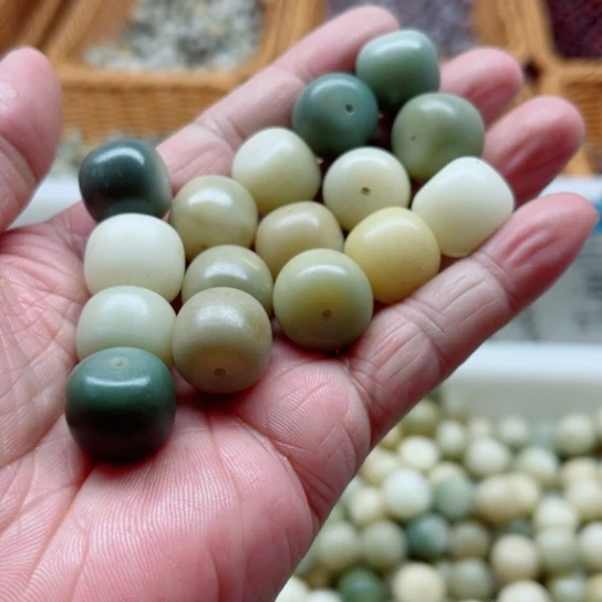 吊坠白玉菩提瑕疵16青提桶珠16颗