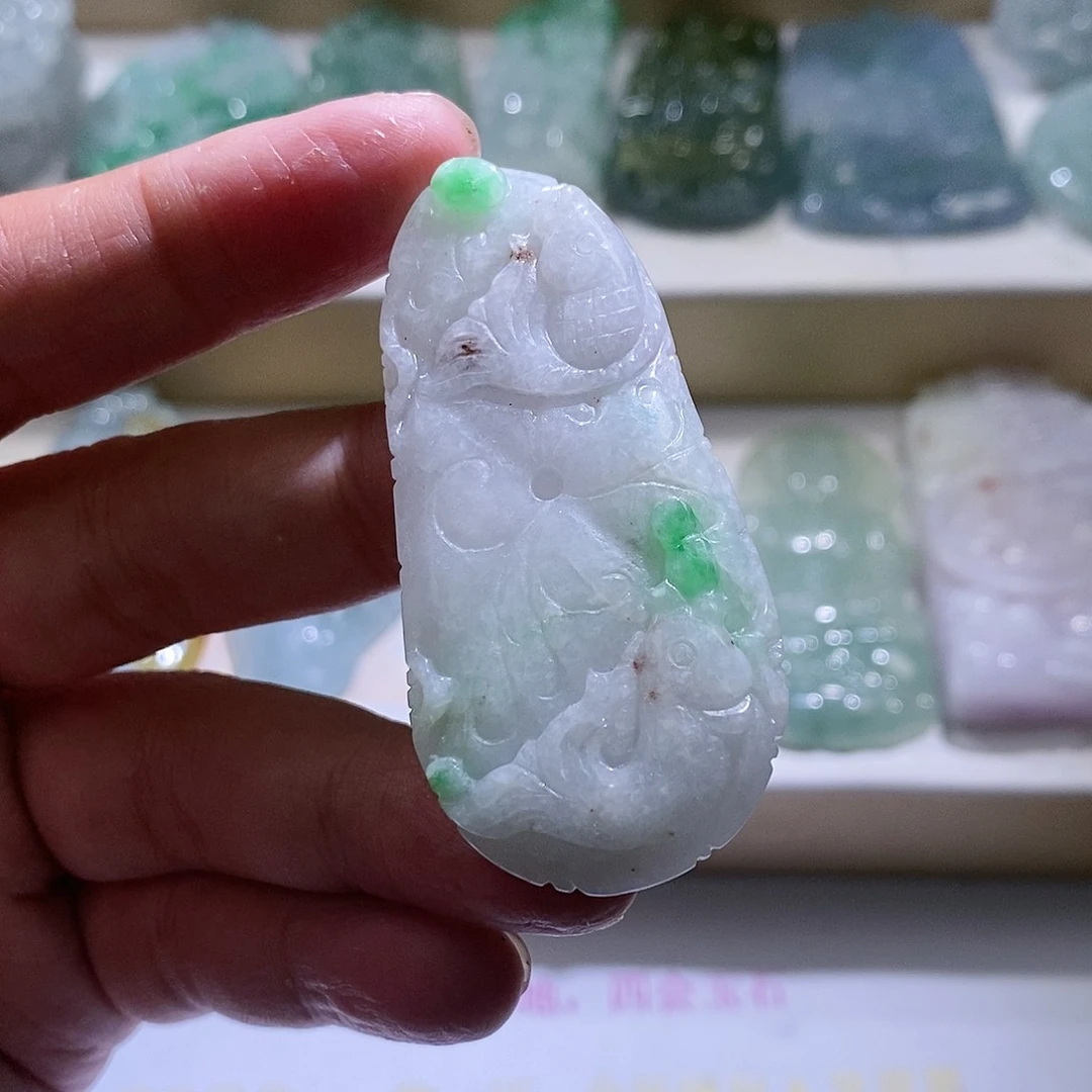 【闪购商品】翡翠颈饰未镶嵌荷叶鱼
