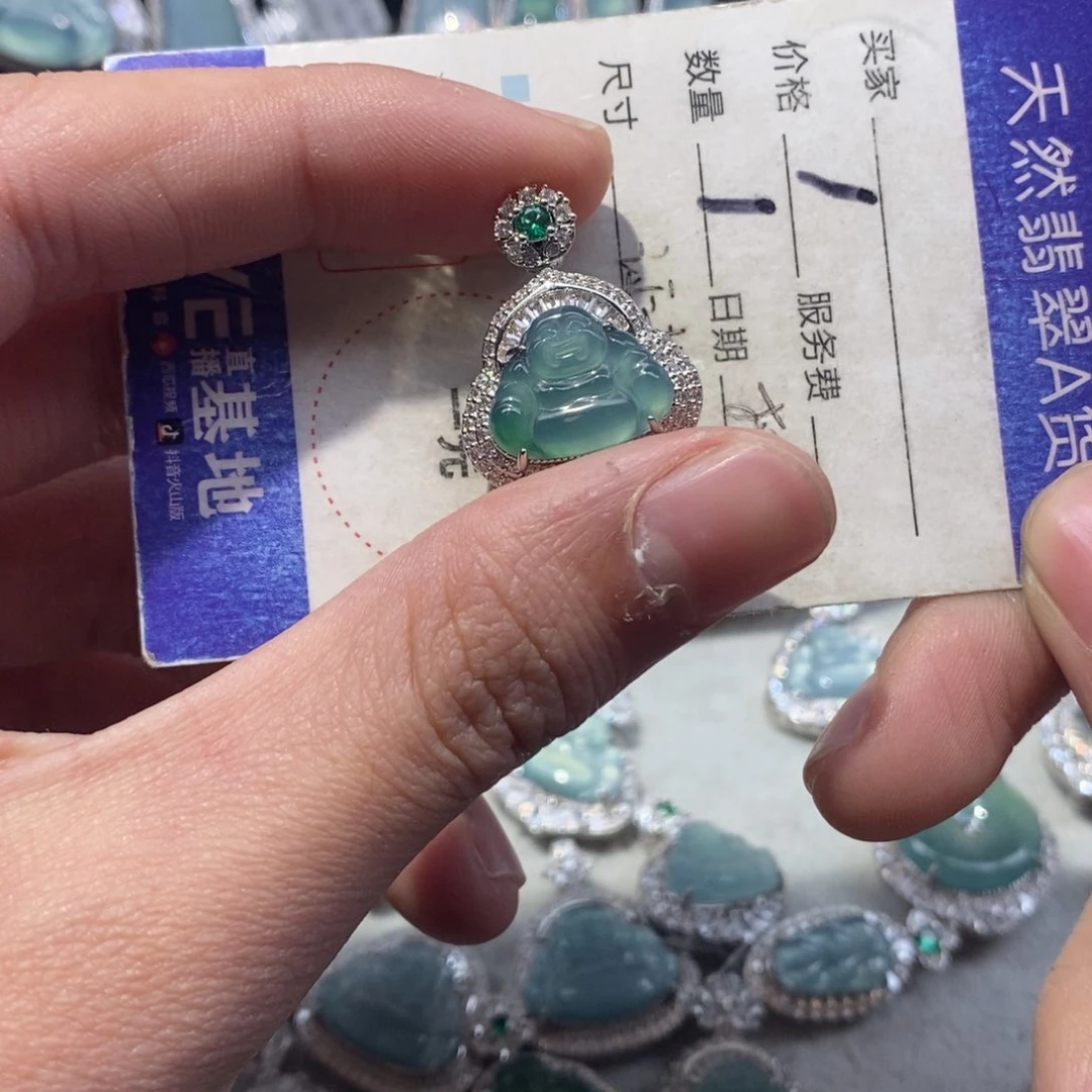 翡翠颈饰未镶嵌翡翠