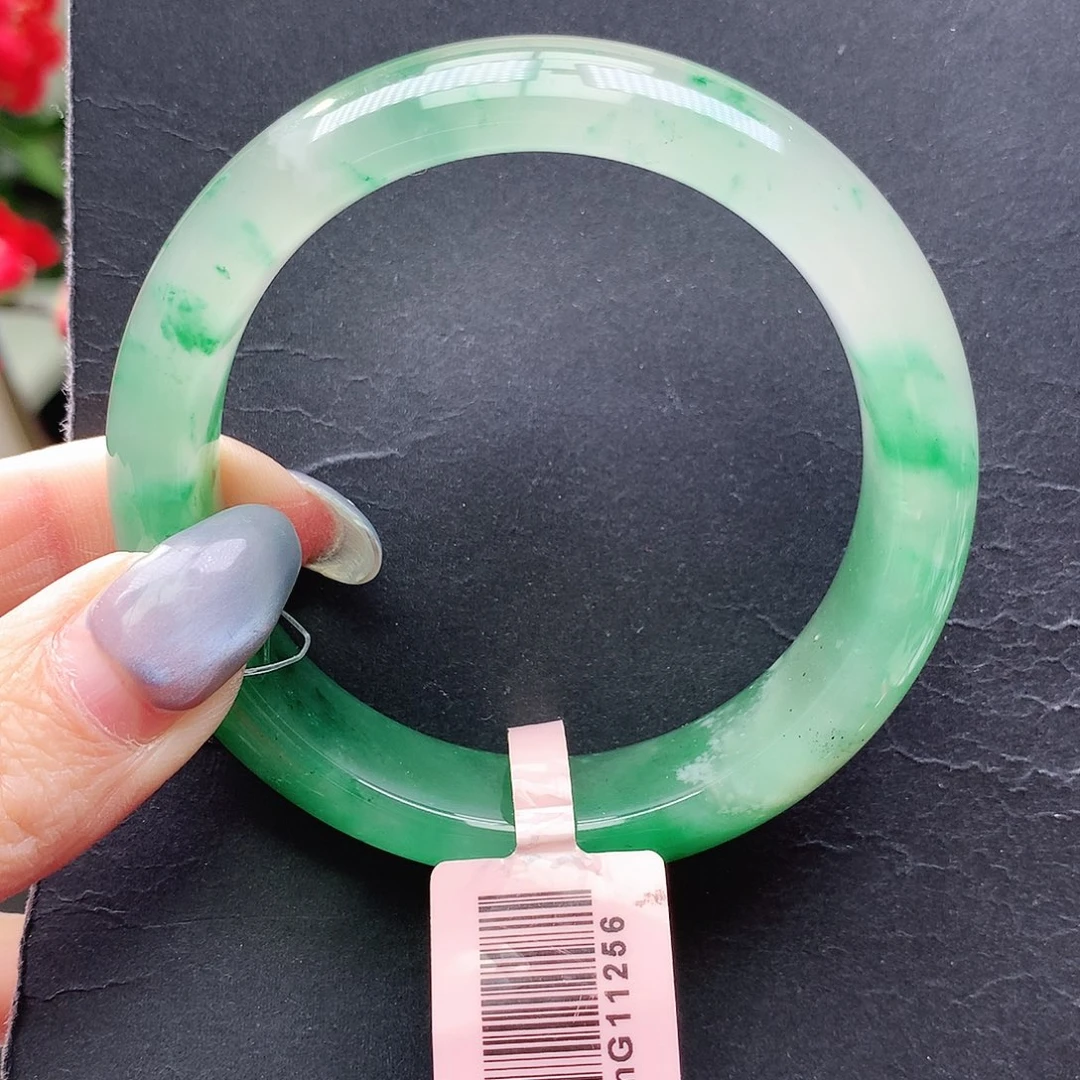 石英岩玉未镶嵌手镯