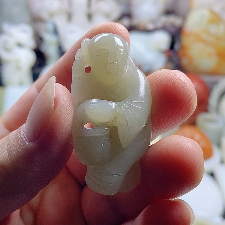 和田玉未镶嵌把件