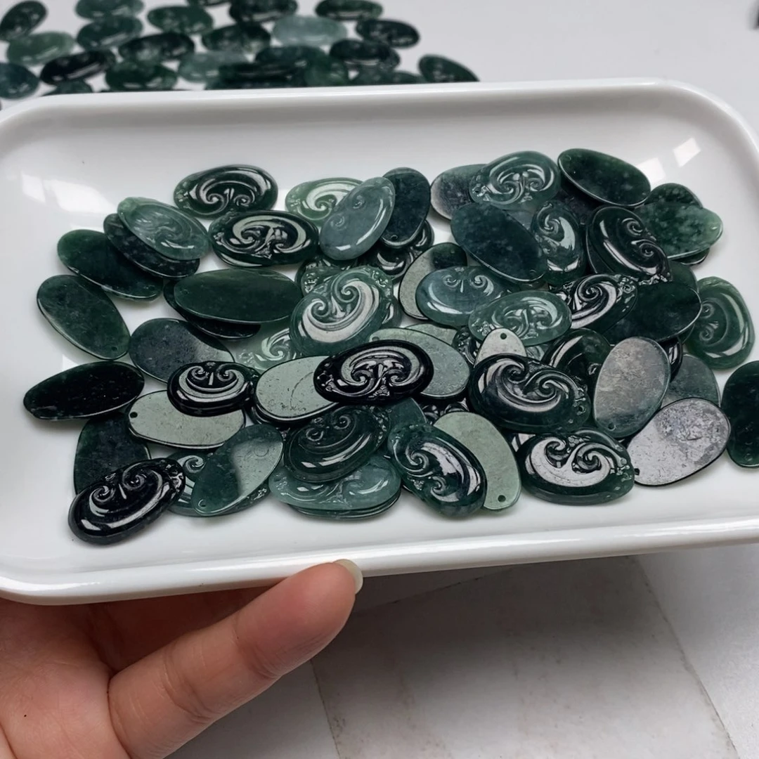翡翠未镶嵌颈饰翡翠