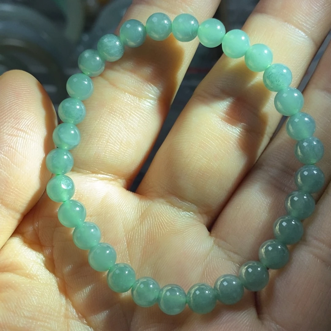 颈饰未镶嵌翡翠好