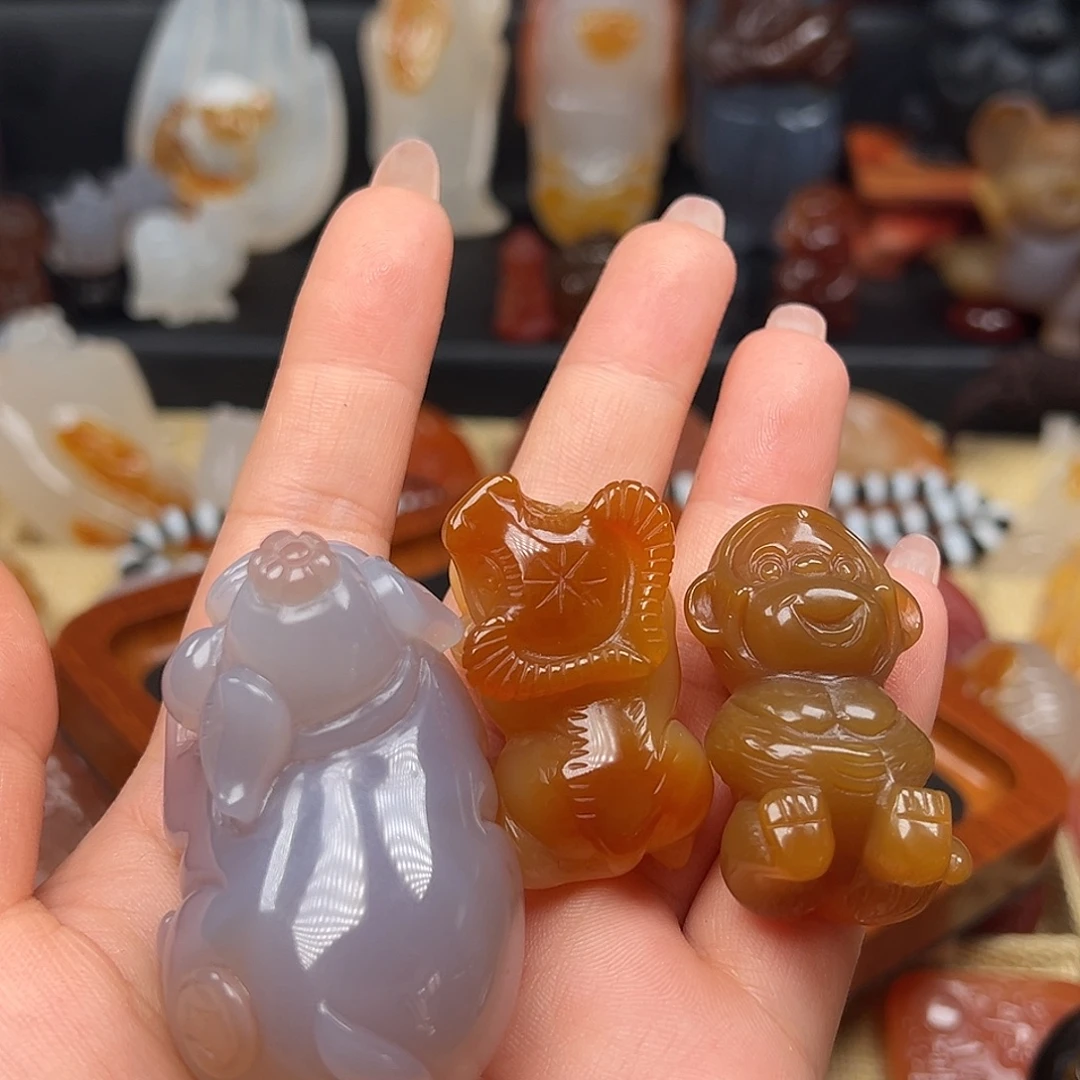 沐***森玛瑙/玉髓未镶嵌颈饰