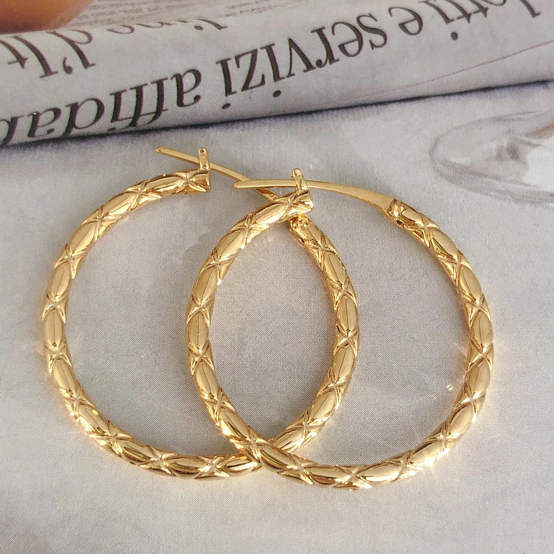 【皇冠轻奢】18k金 | 经典ins风菱格纹耳圈 时尚百搭 C