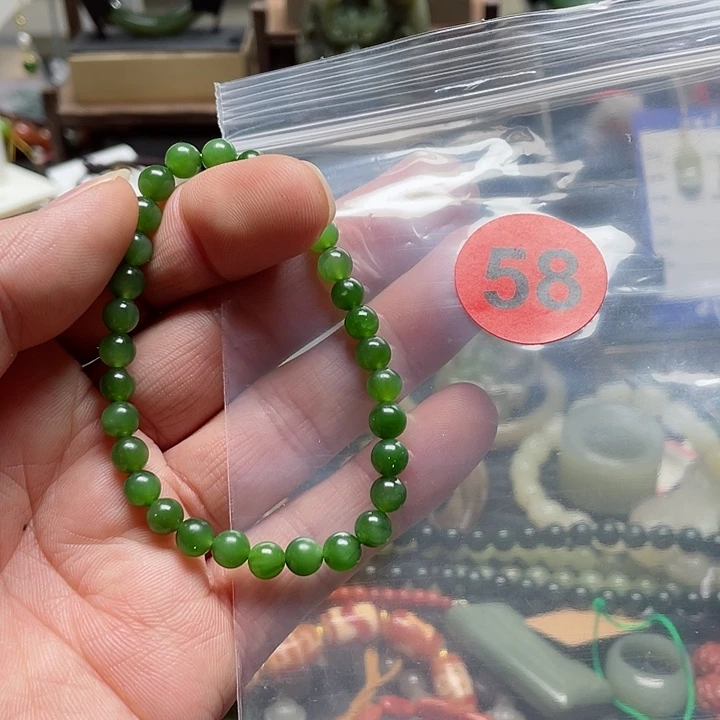 和田玉手串未镶嵌尘**?