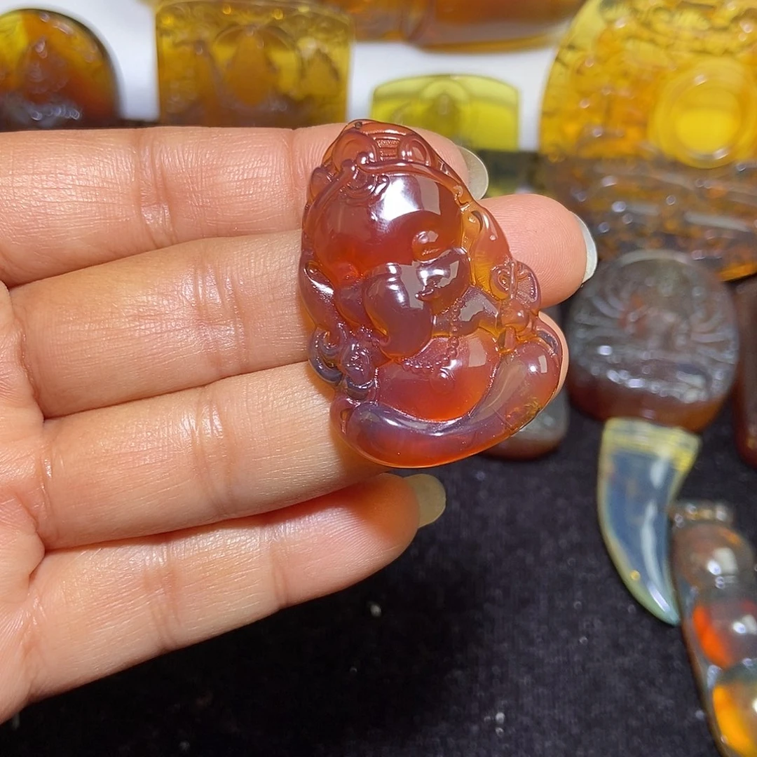 琥珀未镶嵌颈饰缅甸天然琥珀吊坠