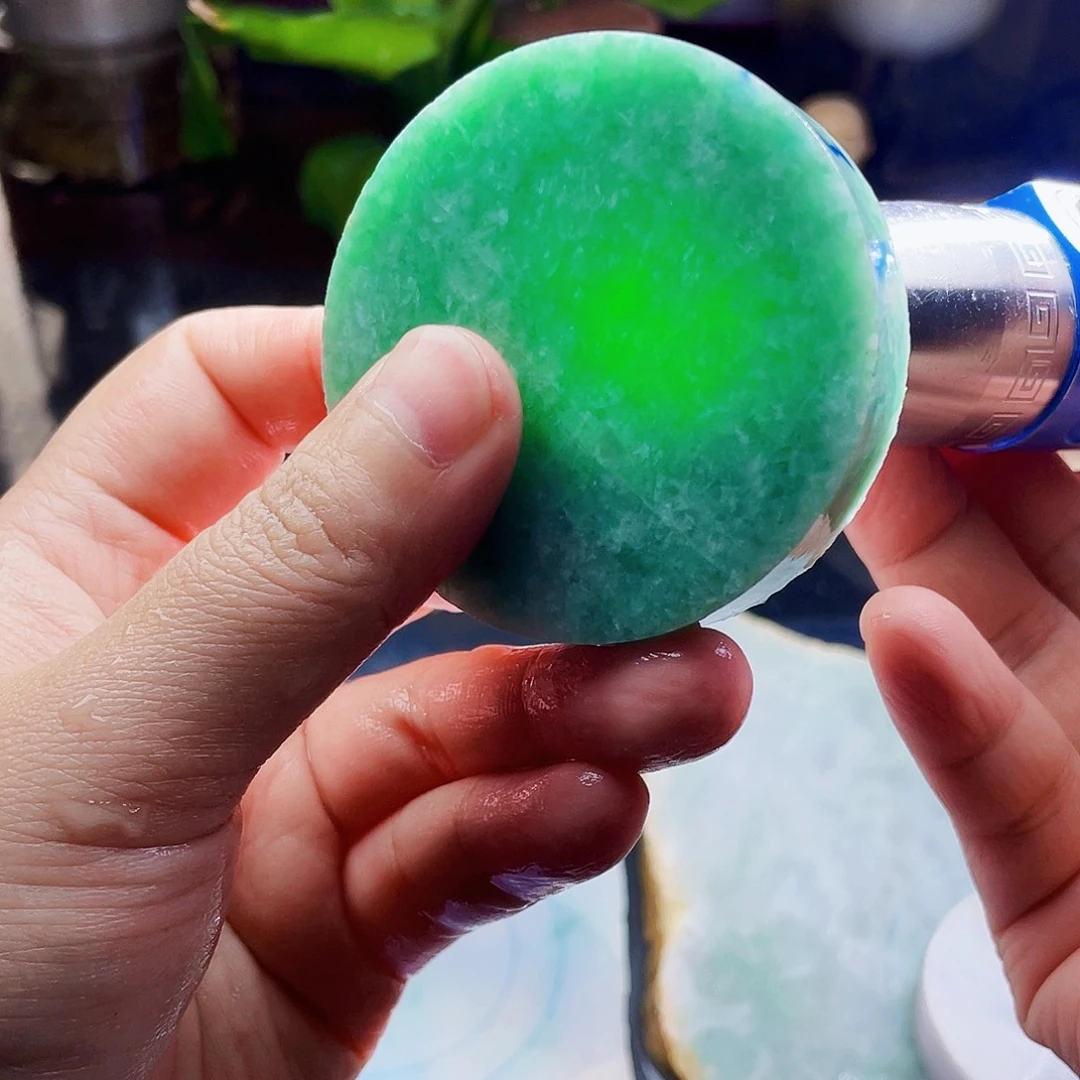 翡翠未镶嵌颈饰毛料18