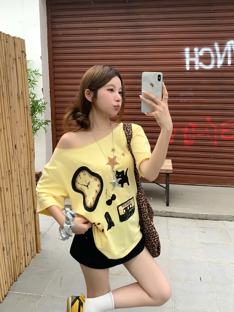 多巴胺女孩显瘦重工印花慵懒风性感风针织T恤短袖宽松常规露肩
