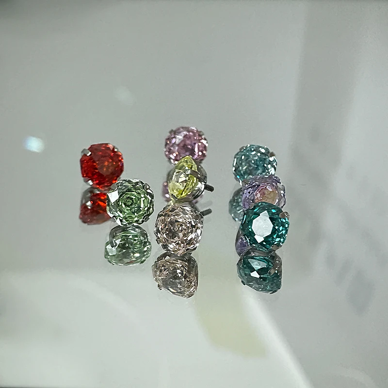 钛合金锆石耳饰 碗托八边千禧玫瑰切锆石爆闪耳骨耳蜗钉养耳