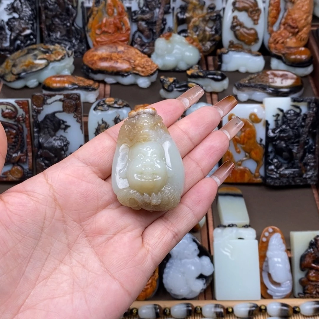 颈饰未镶嵌和田玉