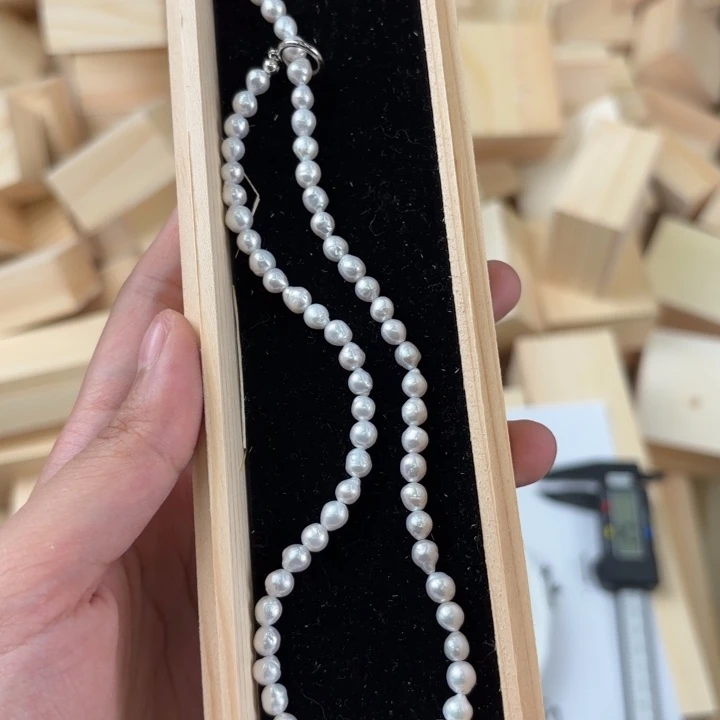 颈饰银S925镶嵌淡水珍珠