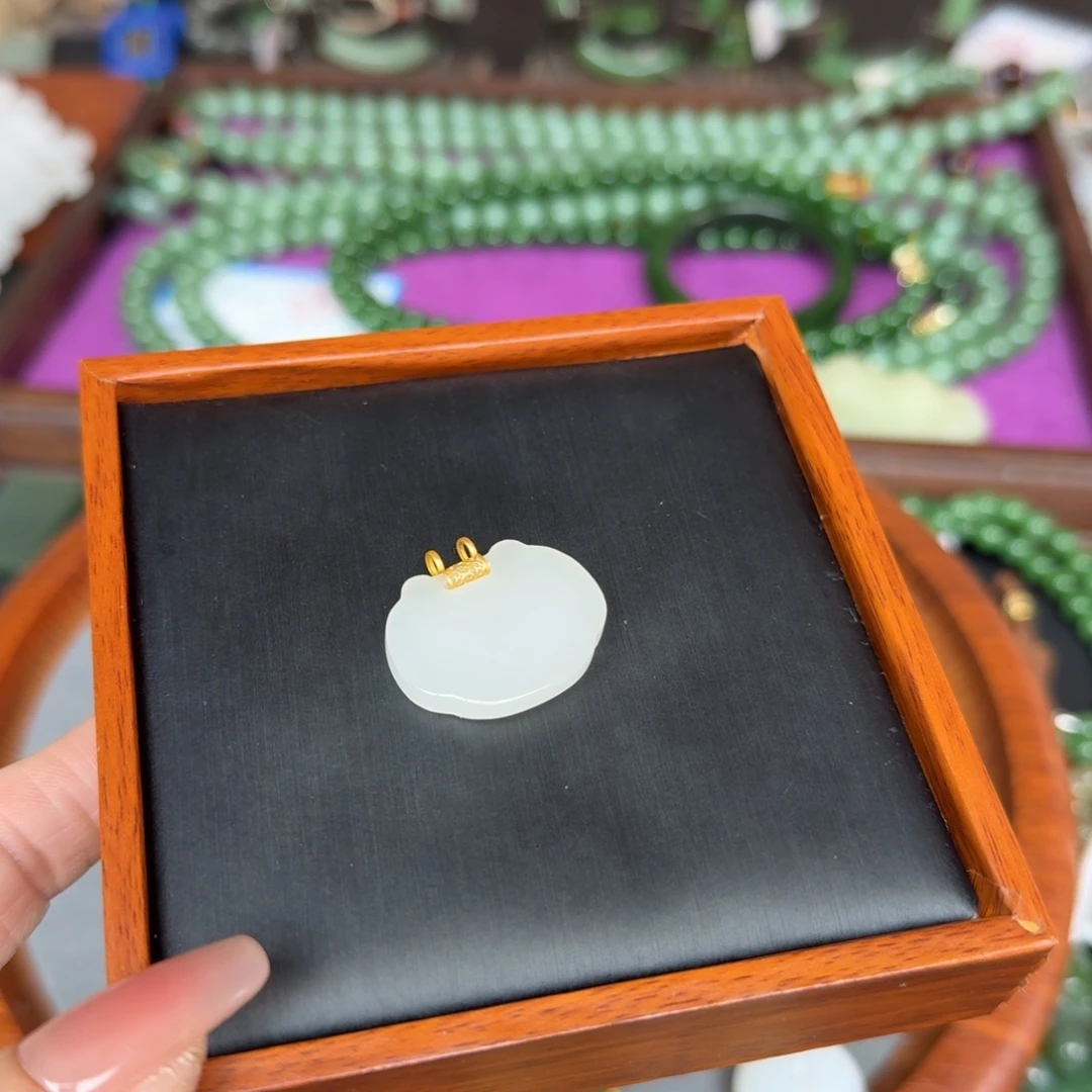 和田玉18K金镶嵌吊坠(不含链)