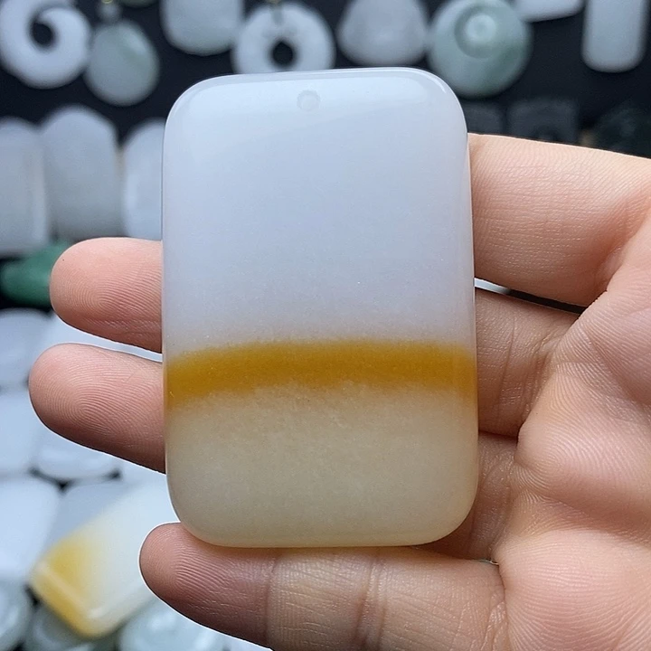 阿***w颈饰未镶嵌石英质玉