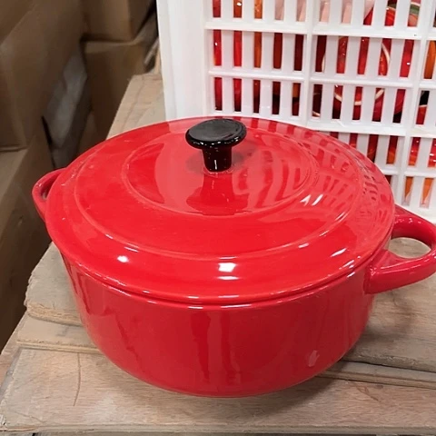 微瑕，不能明火，口径21，高度7红色带盖汤碗