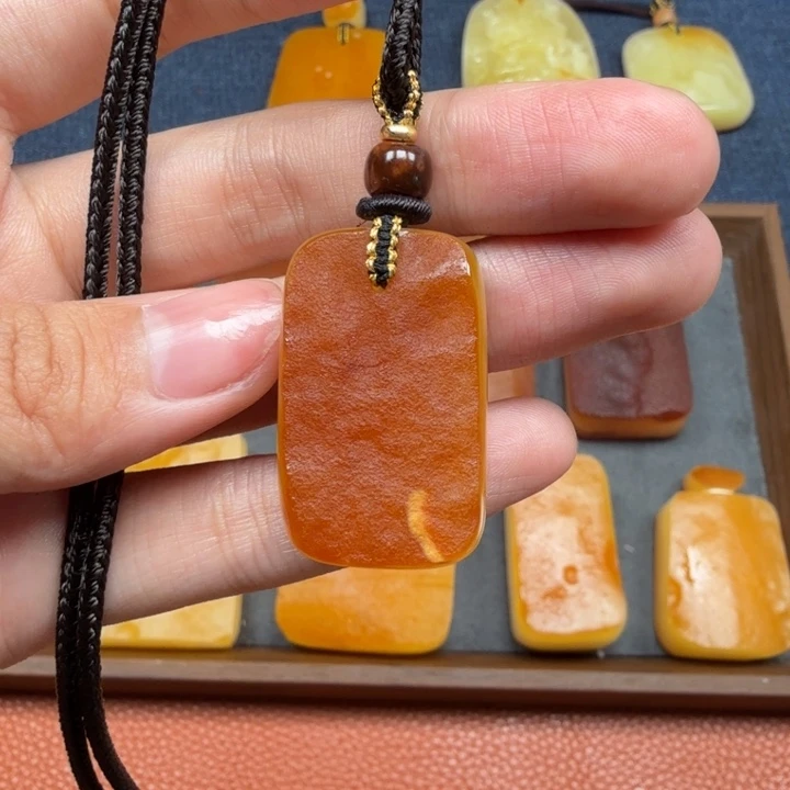 蜜蜡未镶嵌吊坠(赠链)