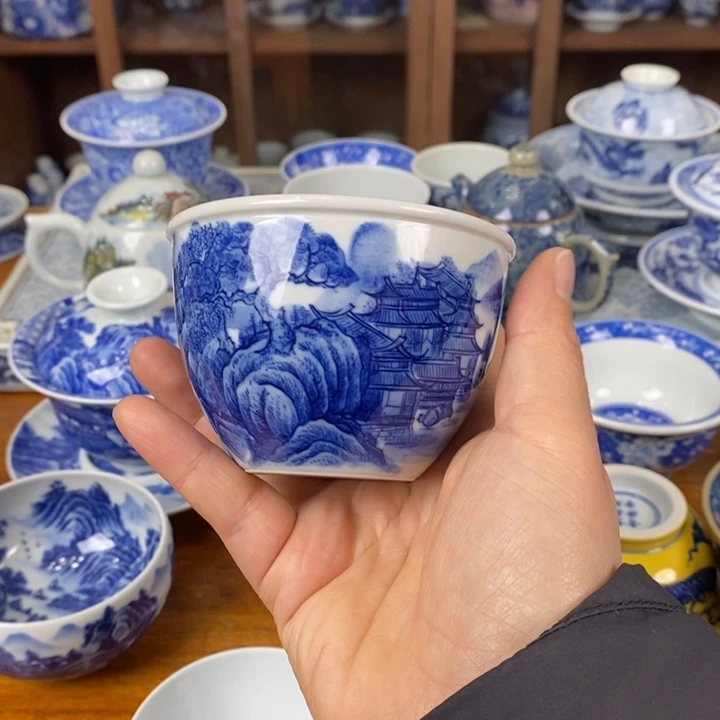 微瑕青花手绘山水