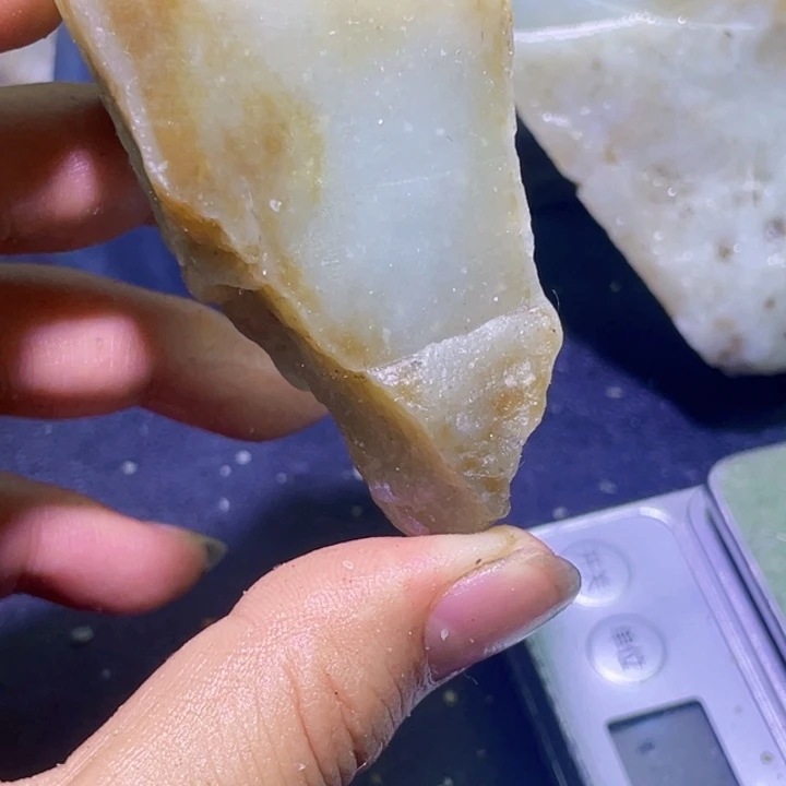 和田玉未镶嵌珠宝半成品