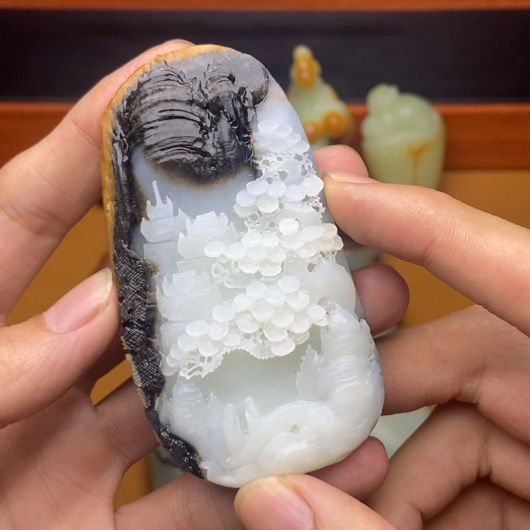 和田玉未镶嵌颈饰