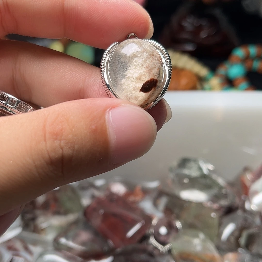 晓***彤银S925镶嵌颈饰水晶