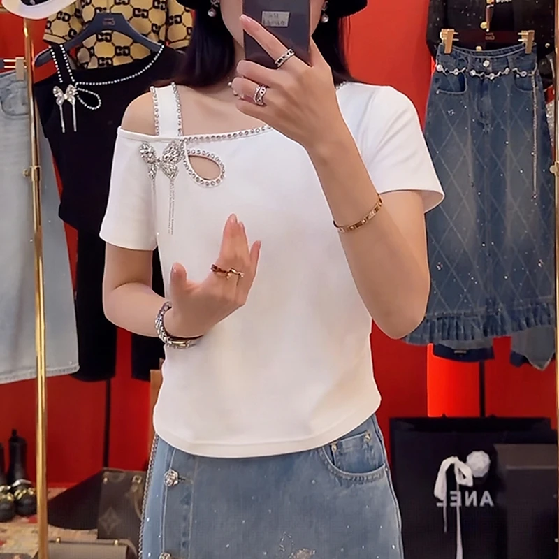 露肩设计感白色短袖t恤女夏季新款时尚气质减龄洋气钉珠体恤上衣