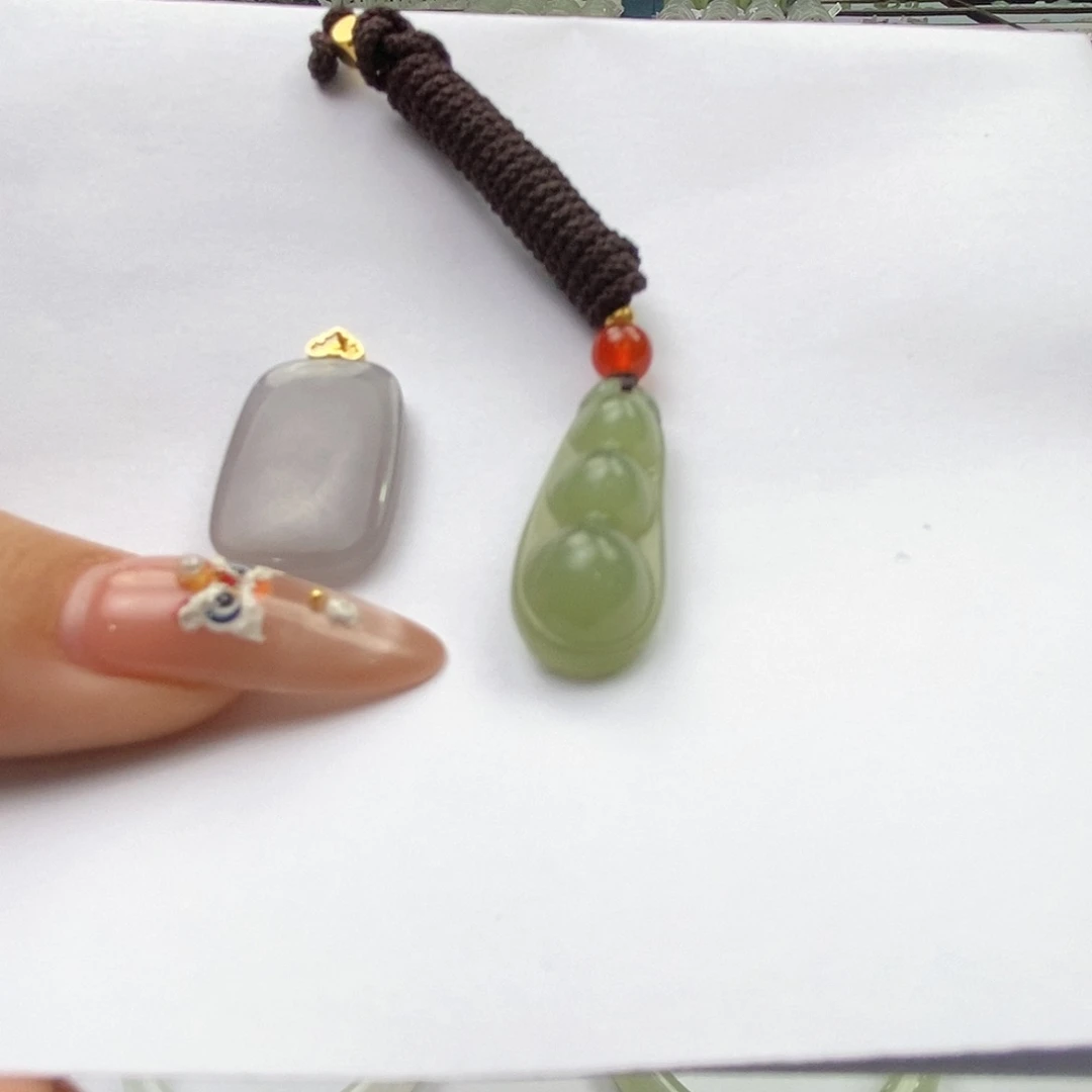 和田玉颈饰未镶嵌丸*两件