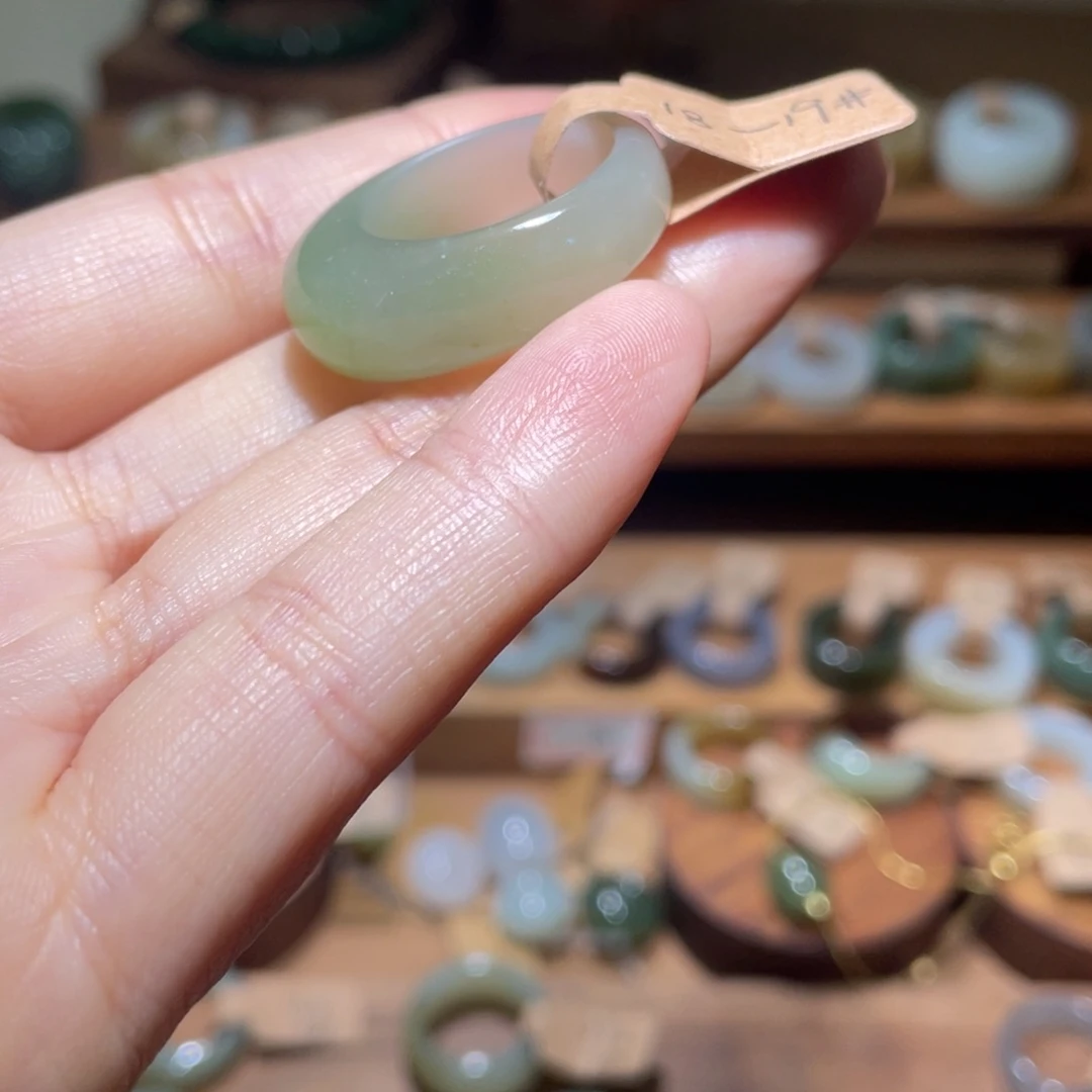 和田玉颈饰未镶嵌跳****肉18.8